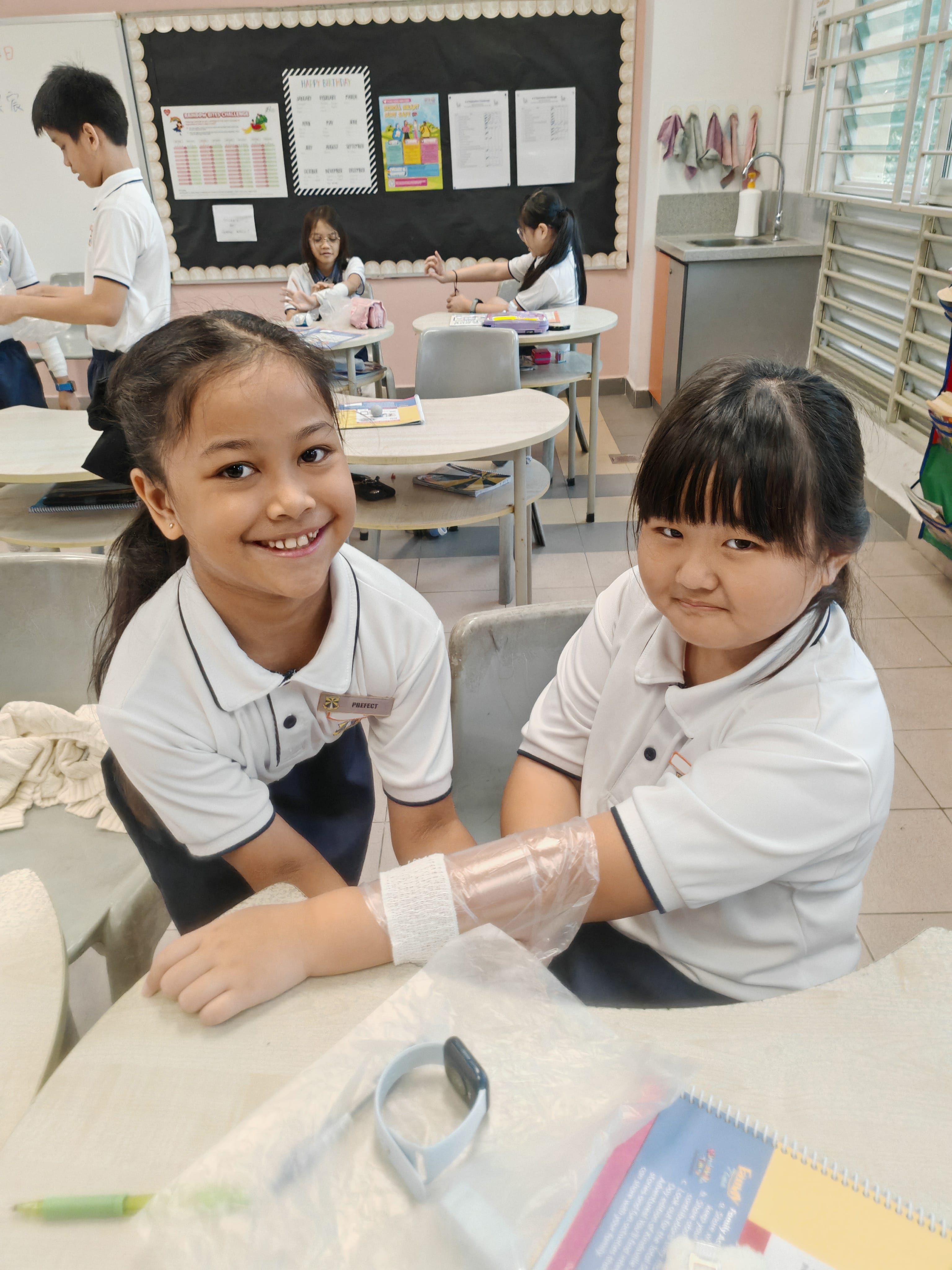 From bandaging to basic safety, students picked up essential first aid tips to play their part in Civil Defence.